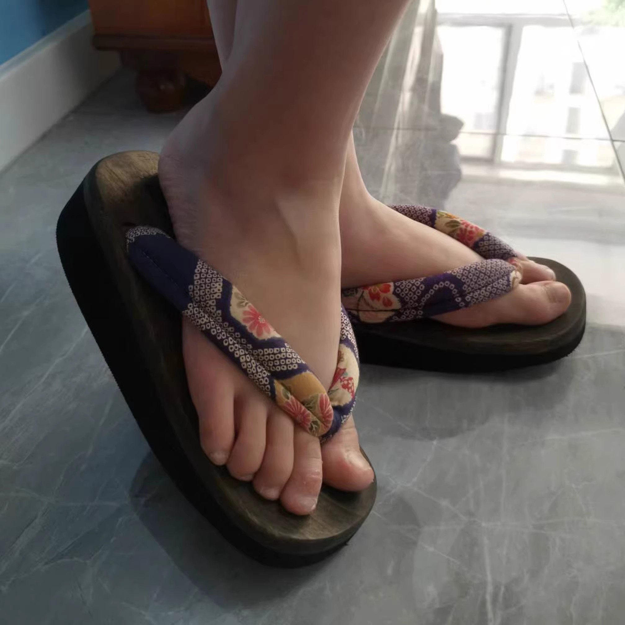 여성용 코스프레 신발 미드 힐 일본 게타 클래식 플립플 - Geta Wooden Sandal 리뷰 및 가격